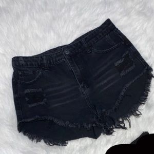 WINDSOR black shorts